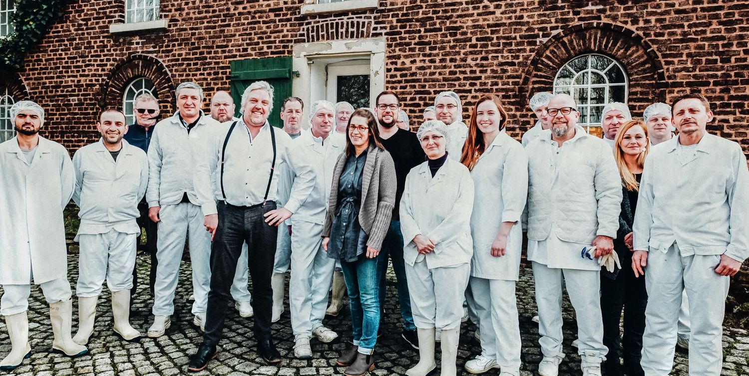 Gruppenfoto-Mitarbeiter_2020